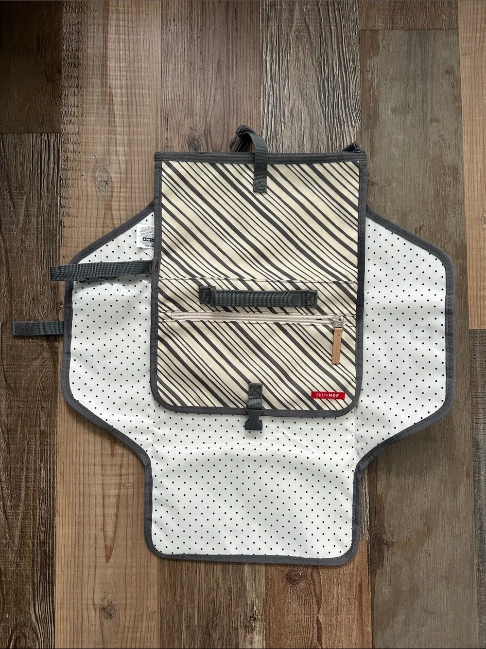 Skip Hop Baby/Kids Changing Mat & Organizer in Cream with Gray Trim